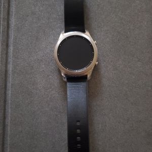 A Samsung watch s3 gear classic